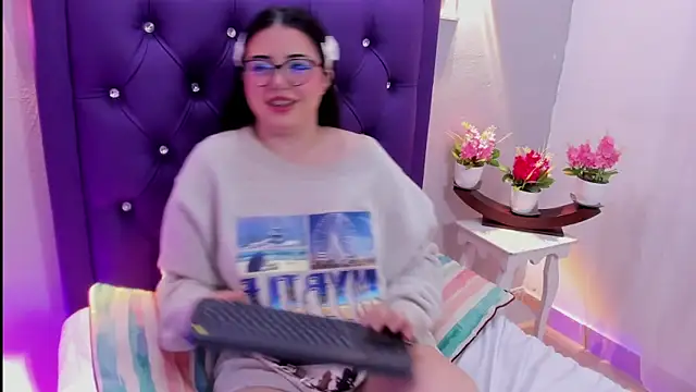 Violeta Morgan  online show from December 1, 12:43 pm