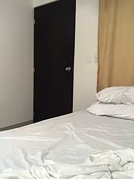 TuyaLes online show from November 22, 9:03 pm