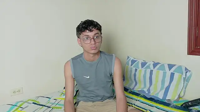 Snapshot of andrew_dann chatting on December 14, 11:26 am andrew dann online show from December 14, 11:26 am