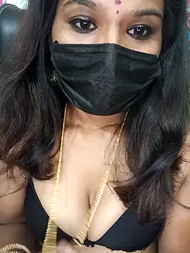 Snapshot of Premalatha_28 chatting on May 5, 12:40 am Premalatha 28 online show from May 5, 12:40 am