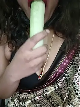Snapshot of Premalatha_28 chatting on May 22, 4:56 pm Premalatha 28 online show from May 22, 4:56 pm