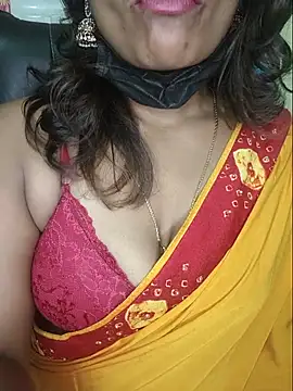 Snapshot of Premalatha_28 chatting on May 29, 6:17 pm Premalatha 28 online show from May 29, 6:17 pm