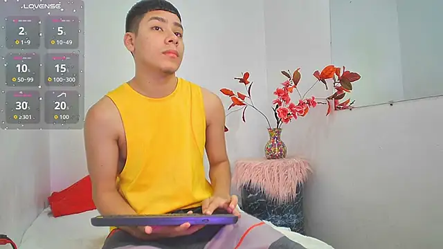 Lucastorrez01 online show from November 25, 2:22 am
