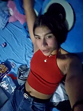 Snapshot of skinnyrox chatting on January 6, 9:18 pm skinnyrox online show from January 6, 9:18 pm