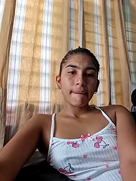 Snapshot of skinnyrox chatting on January 11, 9:31 pm skinnyrox online show from January 11, 9:31 pm