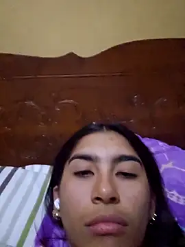 Snapshot of skinnyrox chatting on February 1, 5:50 am skinnyrox online show from February 1, 5:50 am