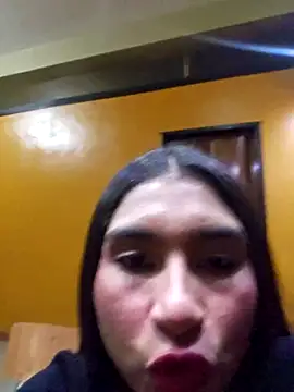 Snapshot of skinnyrox chatting on February 7, 3:43 am skinnyrox online show from February 7, 3:43 am