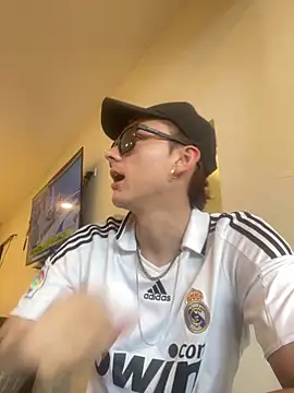 Boyfriend-Hot online show from December 4, 1:09 pm