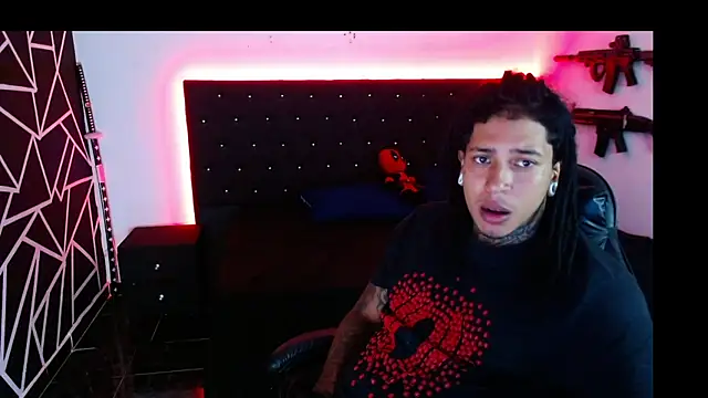 Snapshot of Zero-X9 chatting on November 26, 11:06 pm Zero-X9 online show from November 26, 11:06 pm