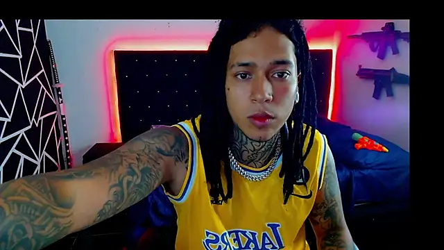 Snapshot of Zero-X9 chatting on November 27, 10:23 pm Zero-X9 online show from November 27, 10:23 pm