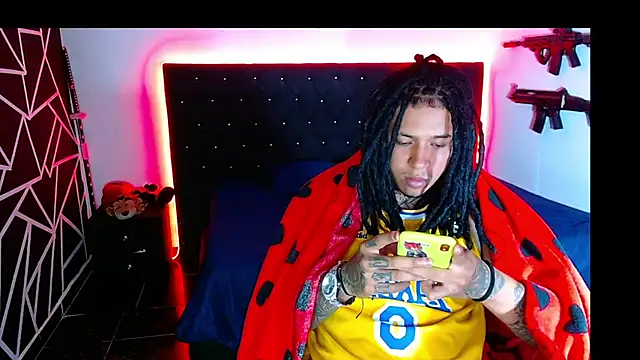 Snapshot of Zero-X9 chatting on December 14, 6:56 pm Zero-X9 online show from December 14, 6:56 pm