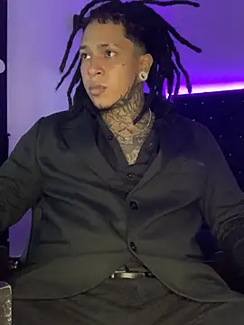 Snapshot of Zero-X9 chatting on February 14, 9:11 pm Zero-X9 online show from February 14, 9:11 pm