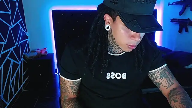 Snapshot of Zero-X9 chatting on March 14, 1:34 am Zero-X9 online show from March 14, 1:34 am