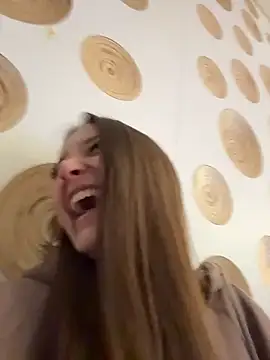 ErikaMuse online show from November 28, 5:54 am