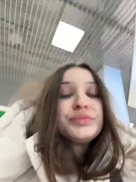 ErikaMuse online show from December 5, 6:00 am