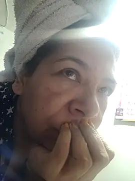 Scarlet curly online show from November 26, 9:10 am