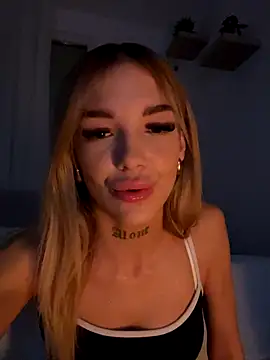 lunababy77 online show from November 24, 5:23 pm