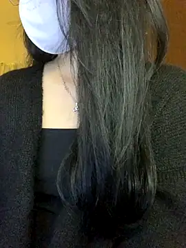 Hanni 22 online show from November 20, 4:18 pm