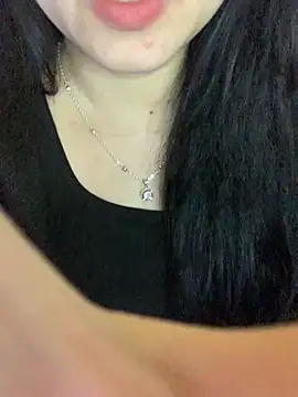 Hanni 22 online show from November 26, 4:19 pm