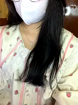 Hanni 22 online show from November 27, 4:09 pm