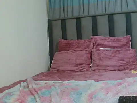 PrettyWeird online show from December 1, 7:41 pm