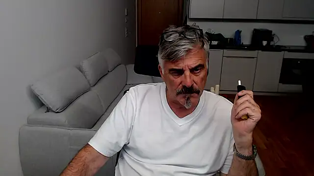 Buidapest online show from January 16, 12:03 am