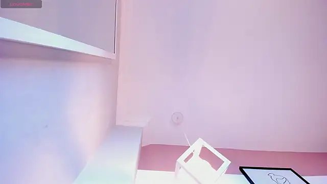 Snapshot of Charlotte_Williams_1 chatting on December 2, 12:32 pm Charlotte Williams 1 online show from December 2, 12:32 pm