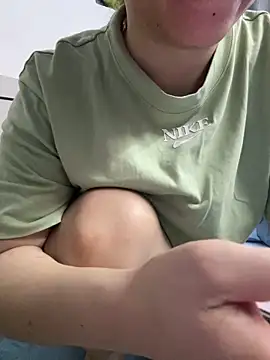 lili-8979 online show from March 17, 11:30 pm