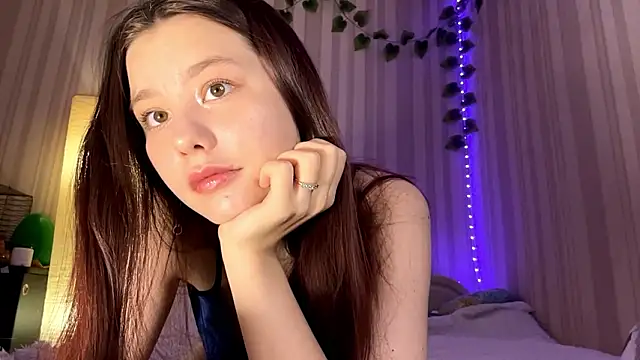 CutieSlim online show from March 5, 12:01 pm