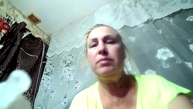 Kissingyouu online show from November 18, 6:40 am