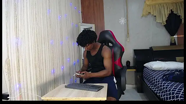 Snapshot of negga_cum chatting on February 3, 2:00 pm negga cum online show from February 3, 2:00 pm