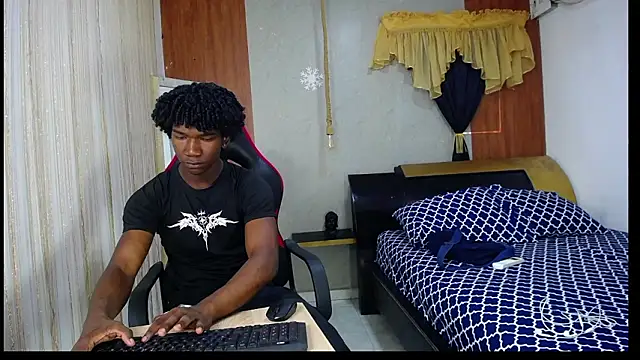 Snapshot of negga_cum chatting on February 15, 4:47 pm negga cum online show from February 15, 4:47 pm