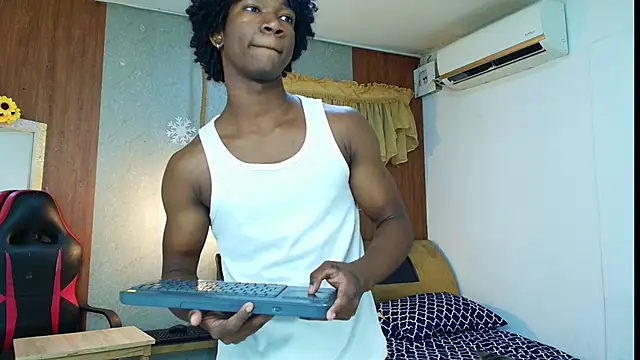 Snapshot of negga_cum chatting on February 24, 12:36 pm negga cum online show from February 24, 12:36 pm