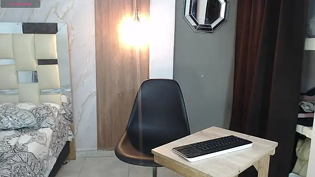 Snapshot of negga_cum chatting on February 27, 10:37 am negga cum online show from February 27, 10:37 am