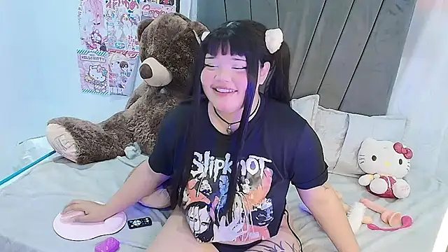 kittyhtxx online show from November 22, 4:11 am