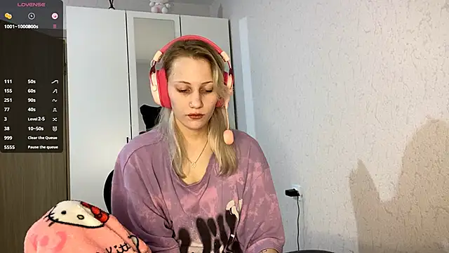 FoxySable online show from December 3, 10:02 am