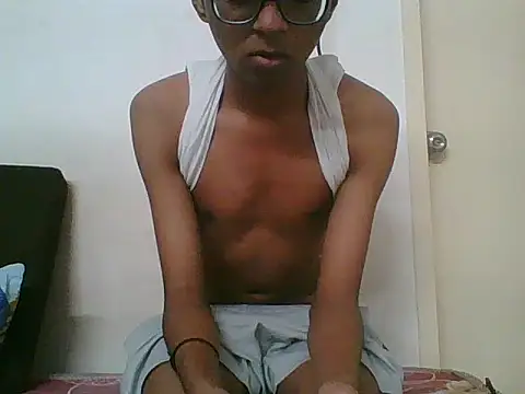 Snapshot of akshr1099 chatting on November 28, 5:15 pm akshr1099 online show from November 28, 5:15 pm