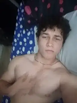 Snapshot of andrdosfn chatting on May 29, 1:36 am andrdosfn online show from May 29, 1:36 am