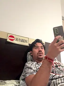 Snapshot of Jhonneeey chatting on November 19, 4:29 pm Jhonneeey online show from November 19, 4:29 pm