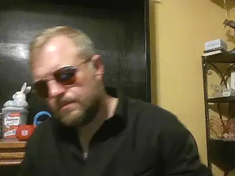 Snapshot of TheOneDonShaun chatting on June 11, 2:53 am TheOneDonShaun online show from June 11, 2:53 am