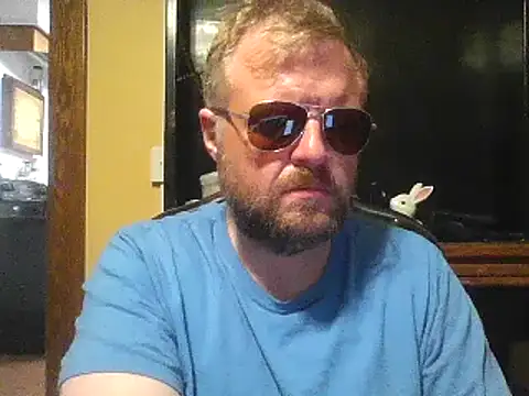 Snapshot of TheOneDonShaun chatting on June 22, 3:25 am TheOneDonShaun online show from June 22, 3:25 am