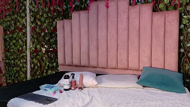 MiaJanss online show from January 16, 3:05 pm