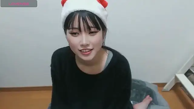 Snapshot of uki-japan chatting on December 17, 2:23 pm uki-japan online show from December 17, 2:23 pm