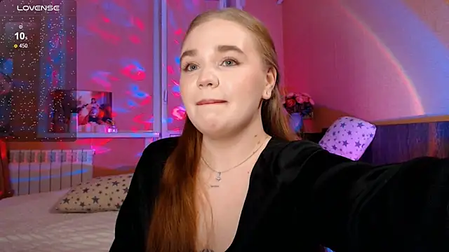 EmiRisse online show from November 22, 7:02 pm