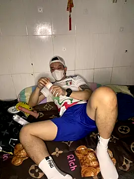 Bui Vinh Khoi18 online show from November 26, 2:40 pm