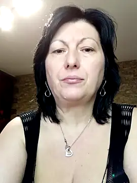 LeillaaX online show from March 3, 6:30 am