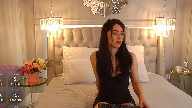 VelissaBowen online show from December 3, 9:40 am