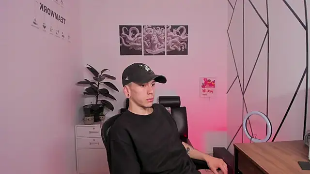 James Adams 01 online show from November 20, 1:11 pm