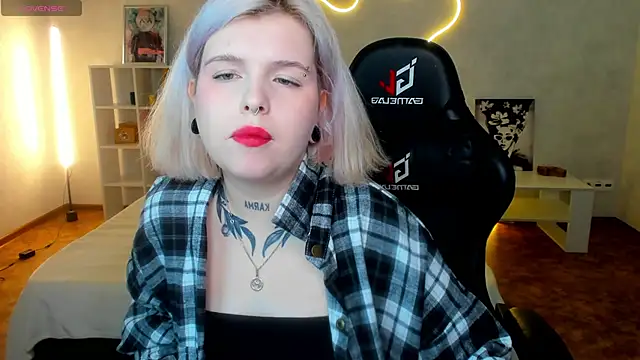 shadow  purrr online show from December 2, 1:33 am