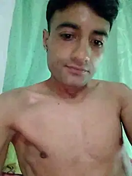 Snapshot of noah77_ chatting on April 2, 1:36 am noah77 online show from April 2, 1:36 am